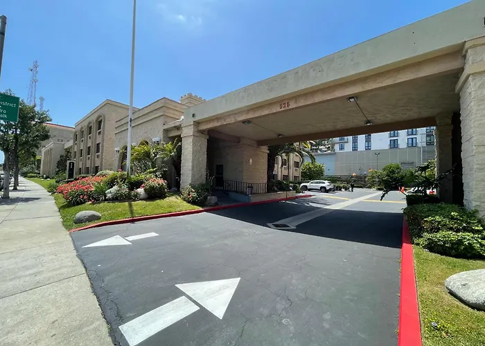 Portside Inn & Suites