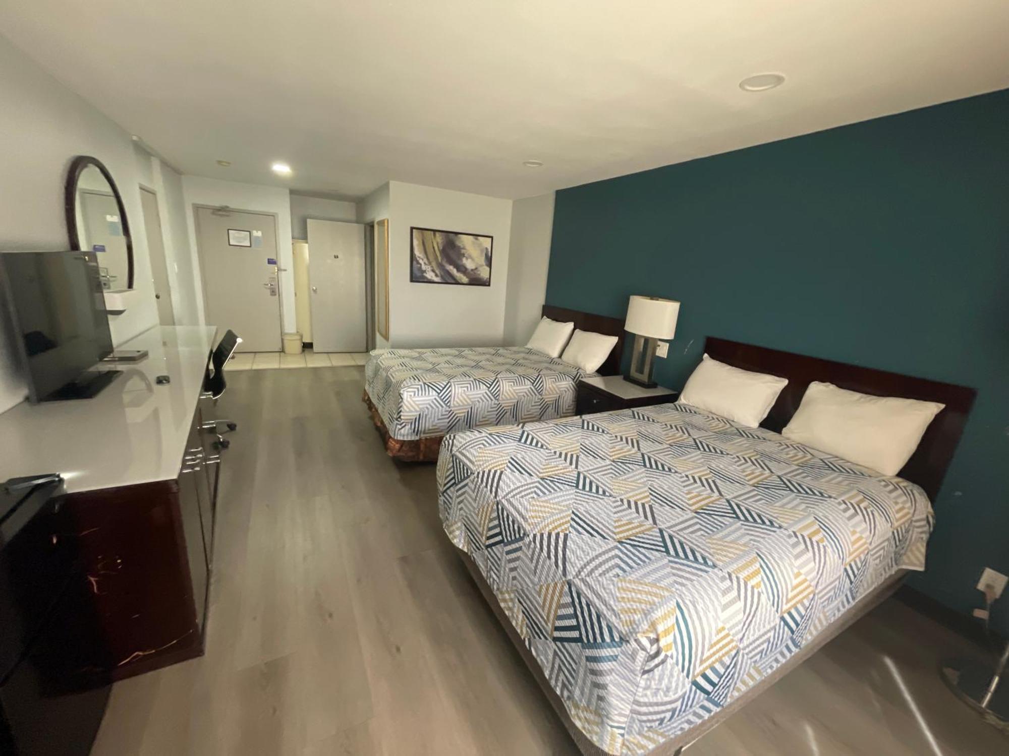Hotel Portside & 2*