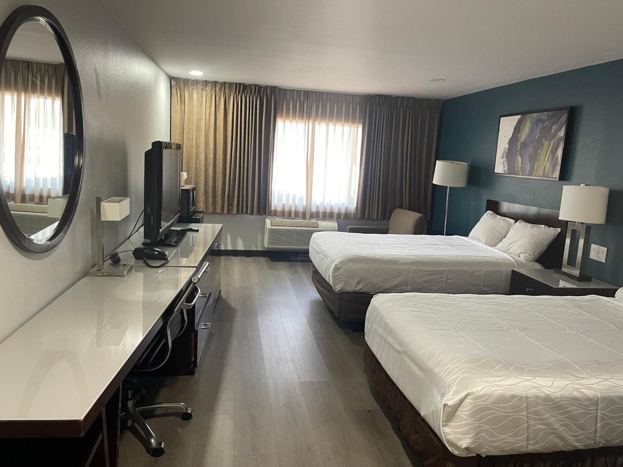 Hotel Portside & 2*