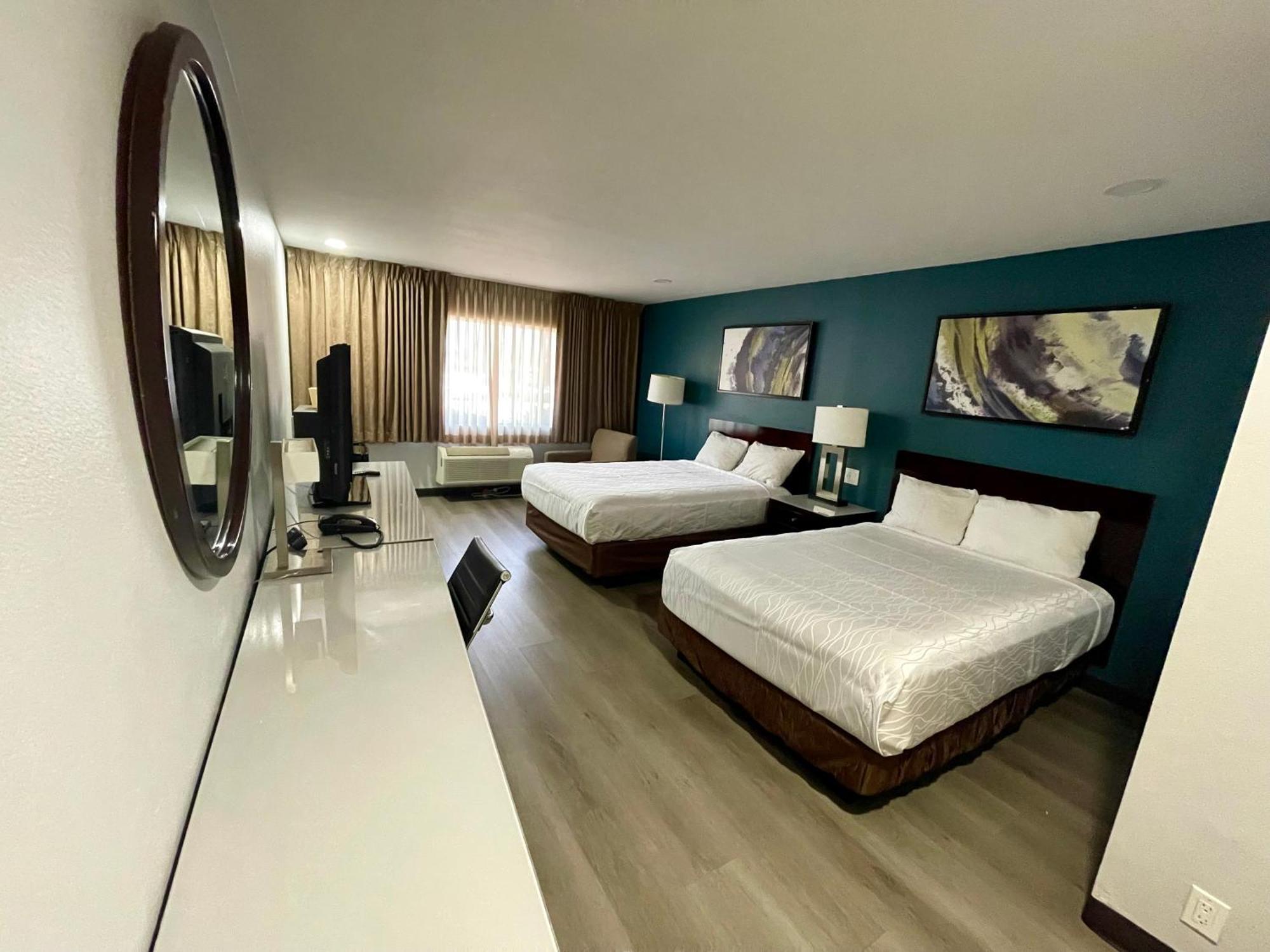 Hotel Portside & 2*