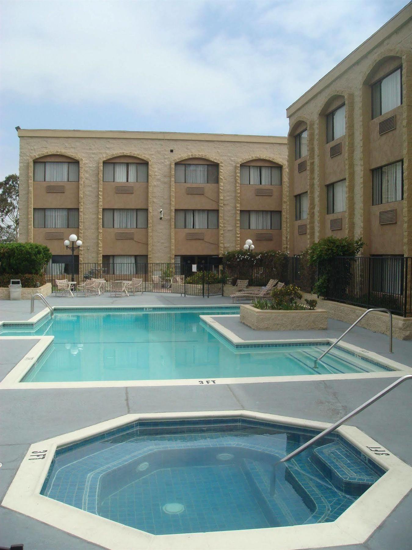Portside & Hotel