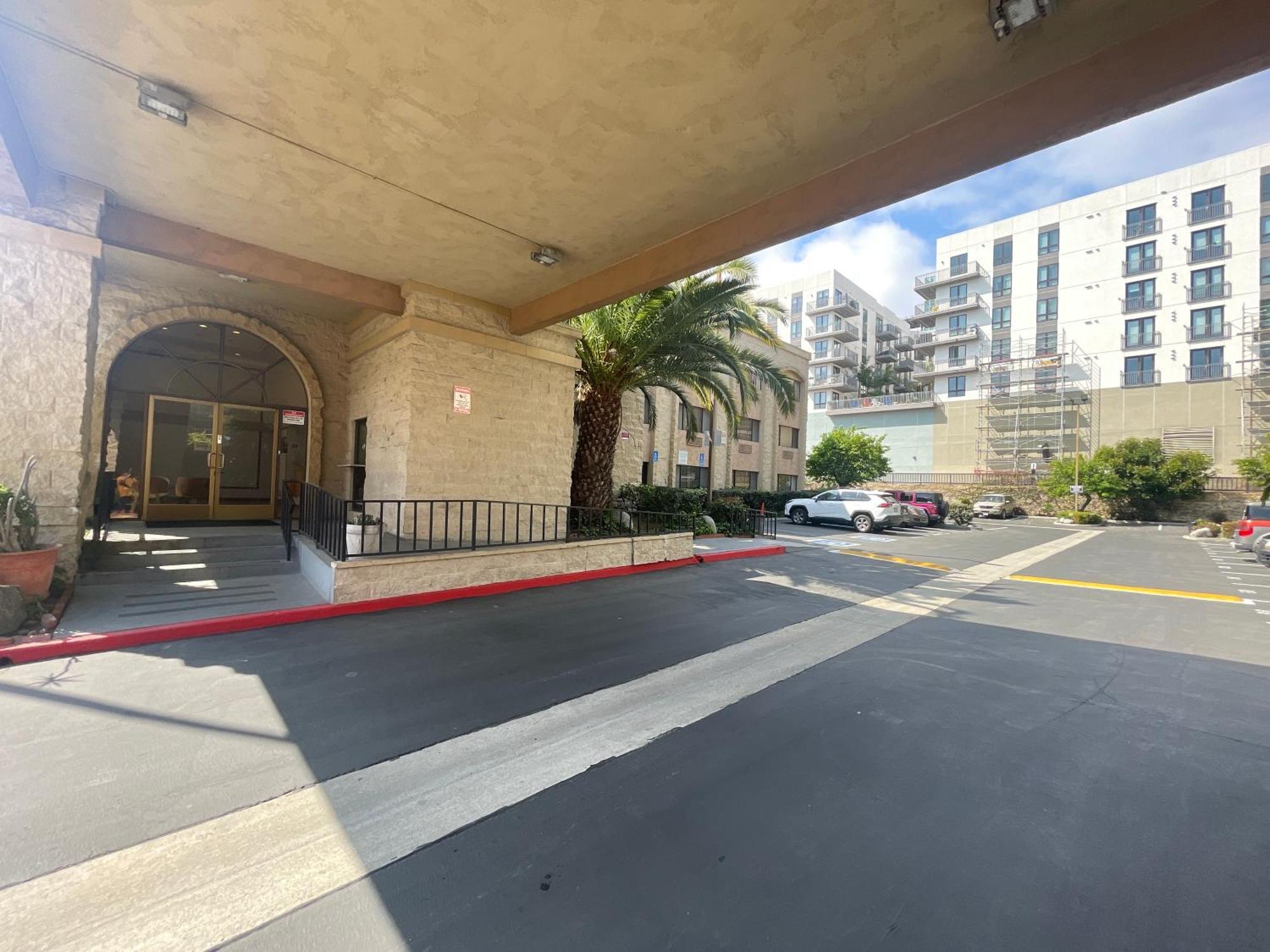 Hotel Portside &