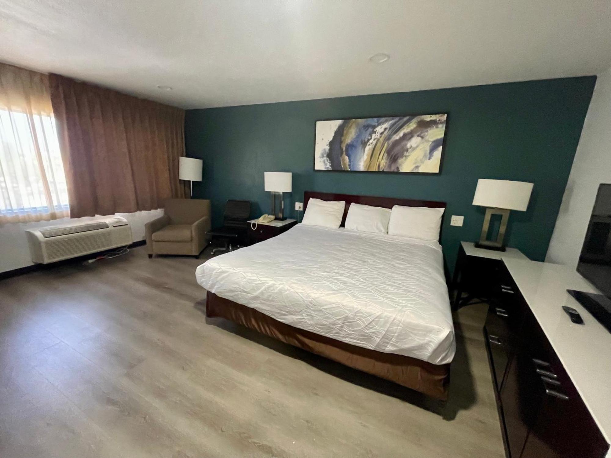 Hotel Portside &