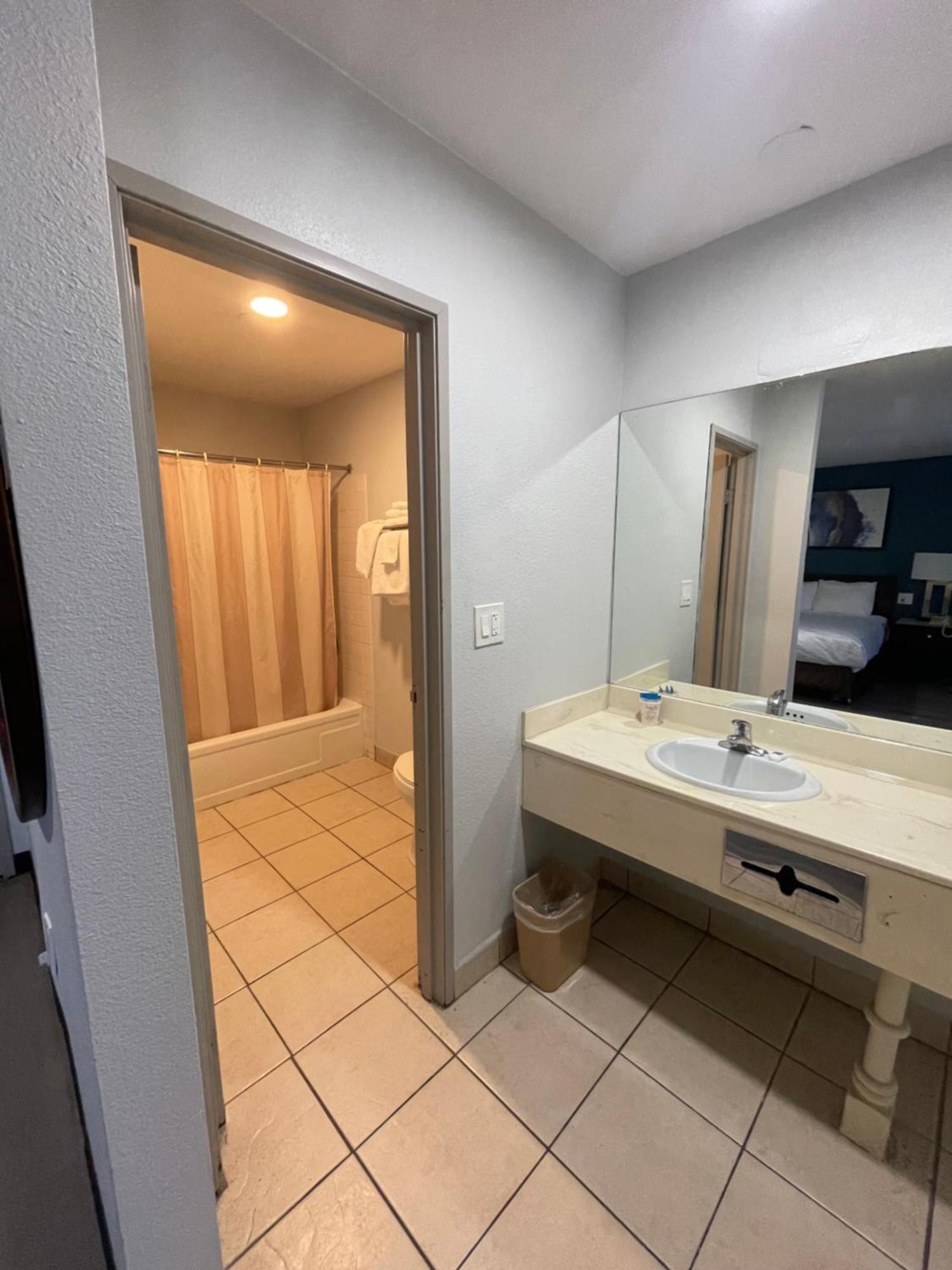 Hotel Portside & 2*