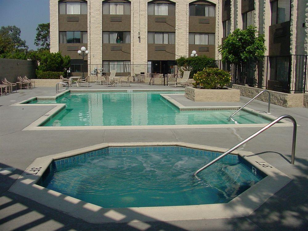 Portside & Hotel 2*