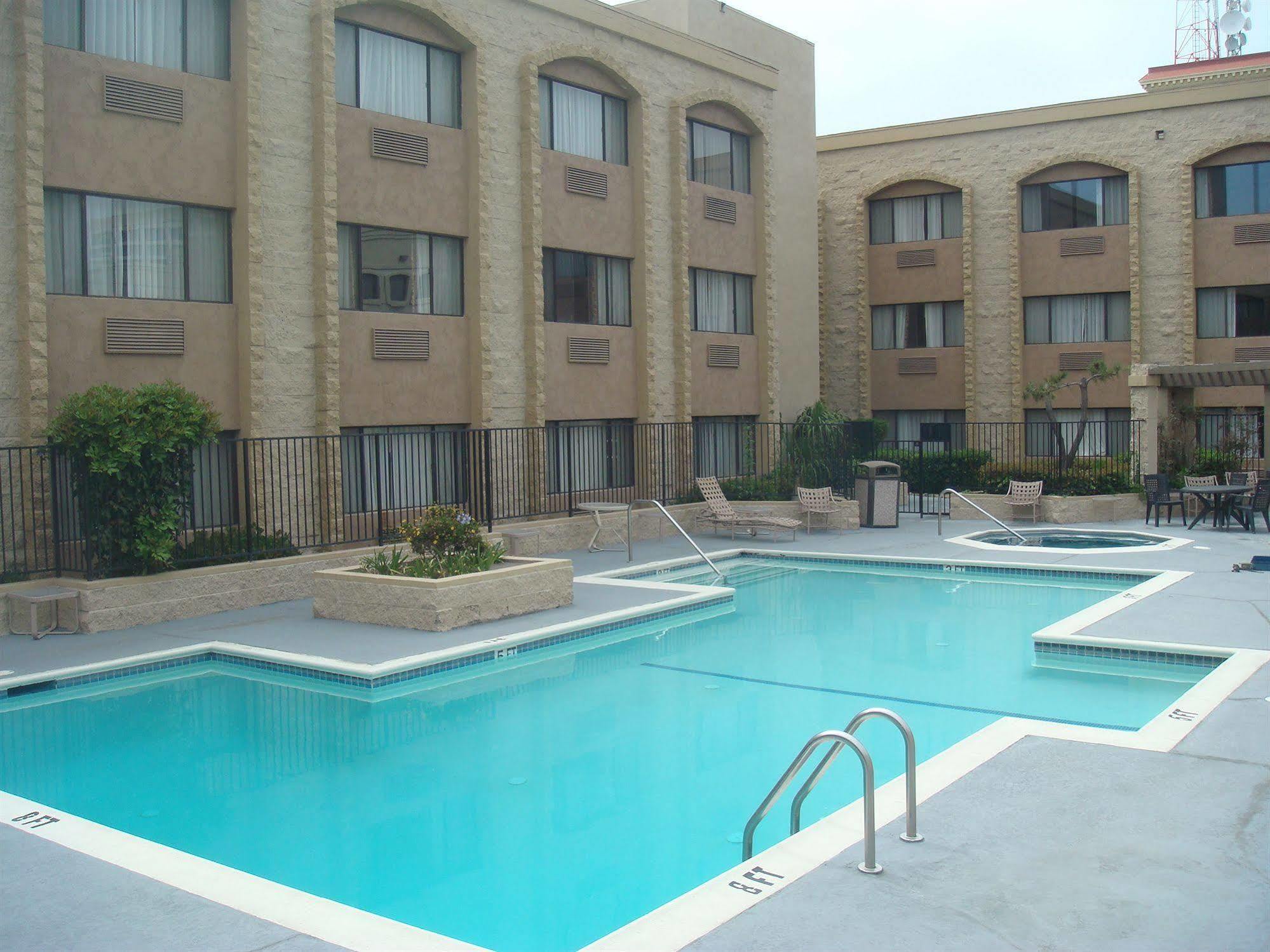 Hotel Portside & 2*
